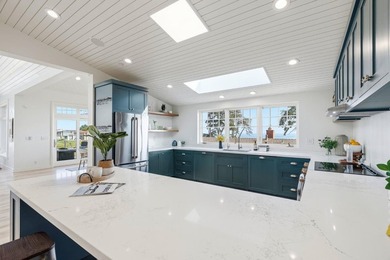 Welcome to 185 14th Avenue in Santa Cruz, an extraordinary - photo 17
