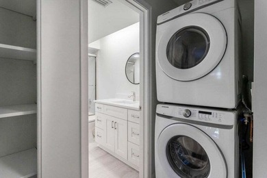 Make this beautifully remodeled 2-bedroom, 2-bath villa in - photo 19