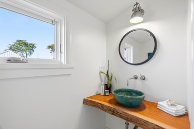Welcome to 185 14th Avenue in Santa Cruz, an extraordinary - photo 21