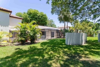 Make this beautifully remodeled 2-bedroom, 2-bath villa in - photo 21