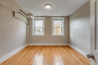 Fantastic opportunity to own a bright and well-maintained - photo 6