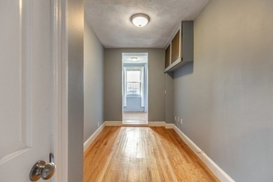Fantastic opportunity to own a bright and well-maintained - photo 8