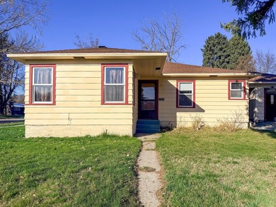 Lake Roosevelt Home For Sale in Kettle Falls Washington