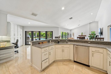 Gorgeous move-in ready 4 Bed/4 Bath home on an extra large - photo 11