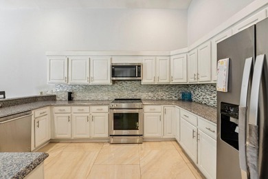 Gorgeous move-in ready 4 Bed/4 Bath home on an extra large - photo 12