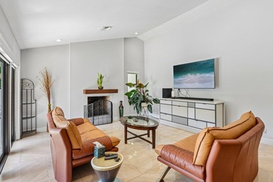 Gorgeous move-in ready 4 Bed/4 Bath home on an extra large - photo 19