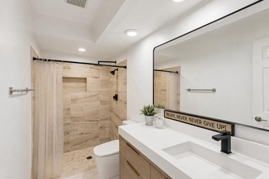 Gorgeous move-in ready 4 Bed/4 Bath home on an extra large - photo 28