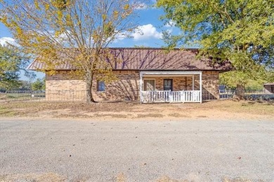 Red River Home For Sale in Hendrix Oklahoma