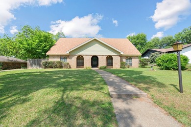 Two story home in an established Pantego neighborhood with - photo 2