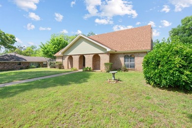 Two story home in an established Pantego neighborhood with - photo 3