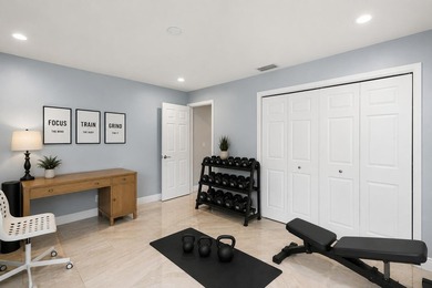 Gorgeous move-in ready 4 Bed/4 Bath home on an extra large - photo 34