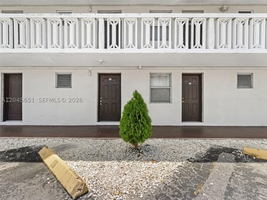 Welcome to this spacious and well-maintained 1-bedroom - photo 2