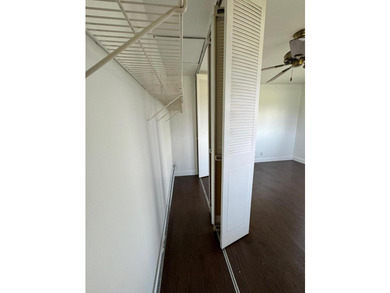 Lovely 1 bedroom 1 bath CORNER VILLA located in the 55+ - photo 18