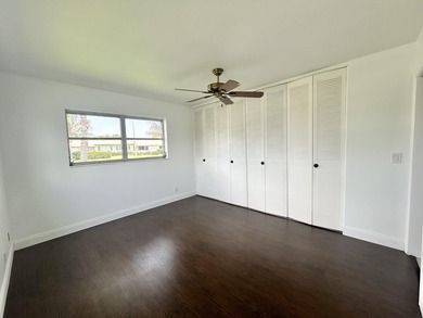 Lovely 1 bedroom 1 bath CORNER VILLA located in the 55+ - photo 21