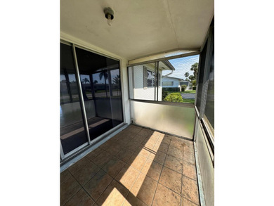 Lovely 1 bedroom 1 bath CORNER VILLA located in the 55+ - photo 26