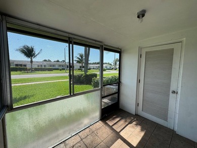 Lovely 1 bedroom 1 bath CORNER VILLA located in the 55+ - photo 29