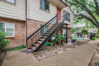 Lake Condo For Sale in Dallas, Texas