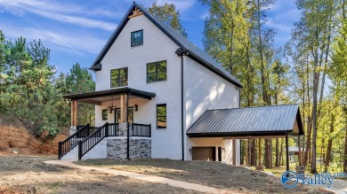 Lake Guntersville Home For Sale in Scottsboro Alabama