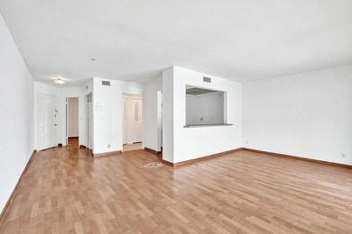 Ideally situated in the heart of North Palm Beach, this bright - photo 14