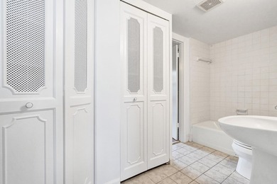 Ideally situated in the heart of North Palm Beach, this bright - photo 15