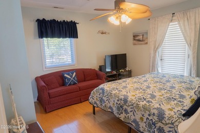 Welcome to beautiful Bay Tree Lakes, a gated waterfront - photo 22