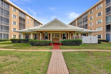 Ideally situated in the heart of North Palm Beach, this bright - photo 22