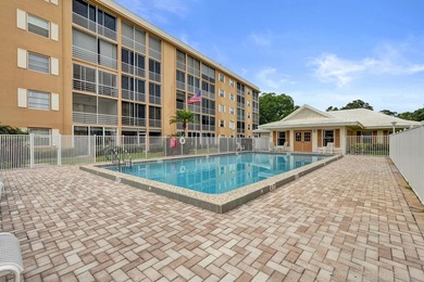 Ideally situated in the heart of North Palm Beach, this bright - photo 23