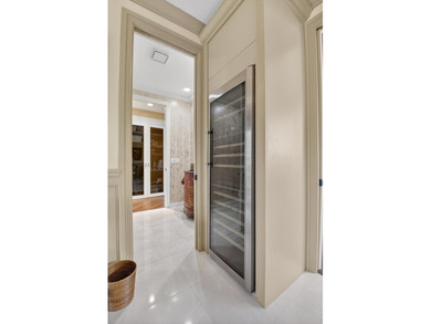 FABULOUS CUSTOM DESIGNED COURTYARD HOME. ONE STORY MAIN HOUSE - photo 27