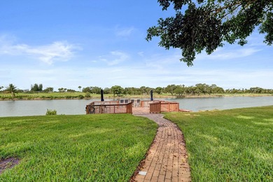 Ideally situated in the heart of North Palm Beach, this bright - photo 32