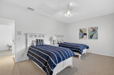 FABULOUS CUSTOM DESIGNED COURTYARD HOME. ONE STORY MAIN HOUSE - photo 45