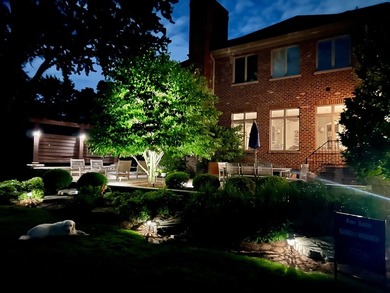 Comfortable luxury living in Cress Creek! Spectacular all-brick - photo 3