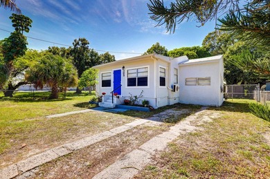 Check out this 3 BED 1 BATH home on a HUGE lot in Fort Pierce! - photo 2
