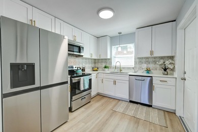 Check out this 3 BED 1 BATH home on a HUGE lot in Fort Pierce! - photo 4