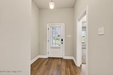 Welcome home to this beautiful 3 Bedroom, 2 Bath that delivers - photo 5