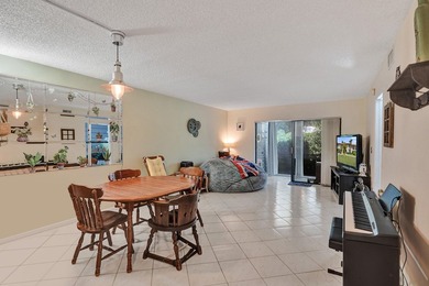 Come live in an All AGE Beautiful Community in East Boca Raton - photo 4