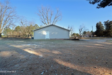 Charming retail location with tons of possibilities! Currently a