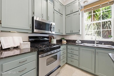 3BR/2BA bungalow in the heart of spectacular San Marco with - photo 22