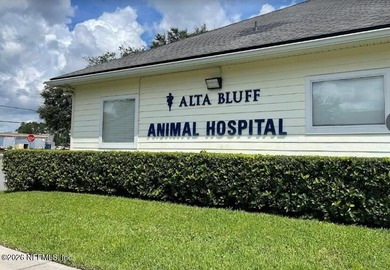 Ideally located Veterinary Hospital. THIS LISTING IS FOR - photo 1