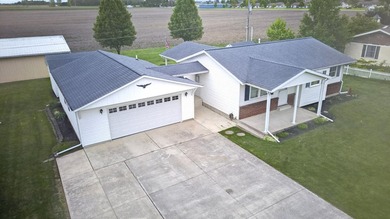 Here is the home you have been looking for! Immaculately kept - photo 3
