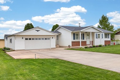 Here is the home you have been looking for! Immaculately kept - photo 4