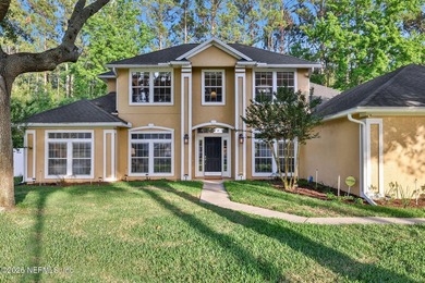 Welcome to this stately Florida home in the secluded community - photo 2
