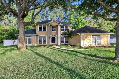 Welcome to this stately Florida home in the secluded community - photo 3