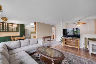 Beautiful corner home in sought-after MOUNTAIN VIEW PLACE! This - photo 2