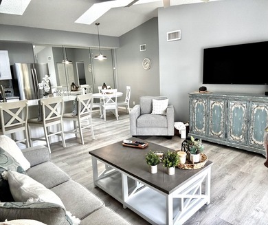 Completely remodeled 2 bedroom, 2 bath condo located on the 3rd - photo 4