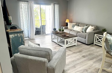 Completely remodeled 2 bedroom, 2 bath condo located on the 3rd - photo 6
