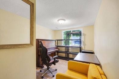Beautiful corner home in sought-after MOUNTAIN VIEW PLACE! This - photo 9