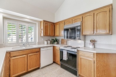 Looking for a spacious home for entertaining or work from home? - photo 18