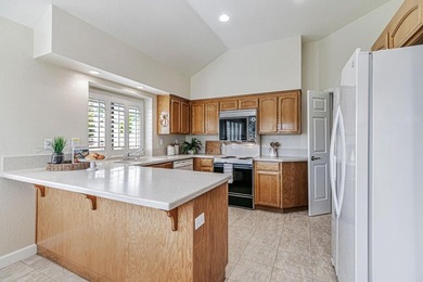 Looking for a spacious home for entertaining or work from home? - photo 19