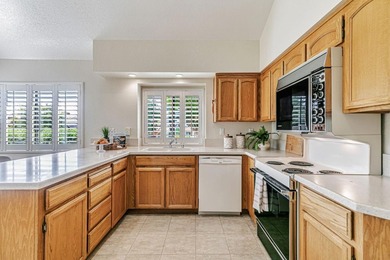 Looking for a spacious home for entertaining or work from home? - photo 21