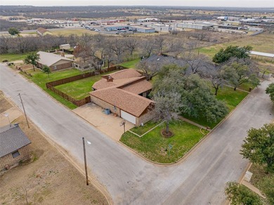 Welcome to this inviting 3-bedroom 3-bath home located in a - photo 5